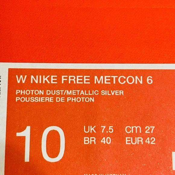 New Nike Free Metcon 6 in Photon Dust and Metallic Silver Women's size 10 - Picture 9 of 9